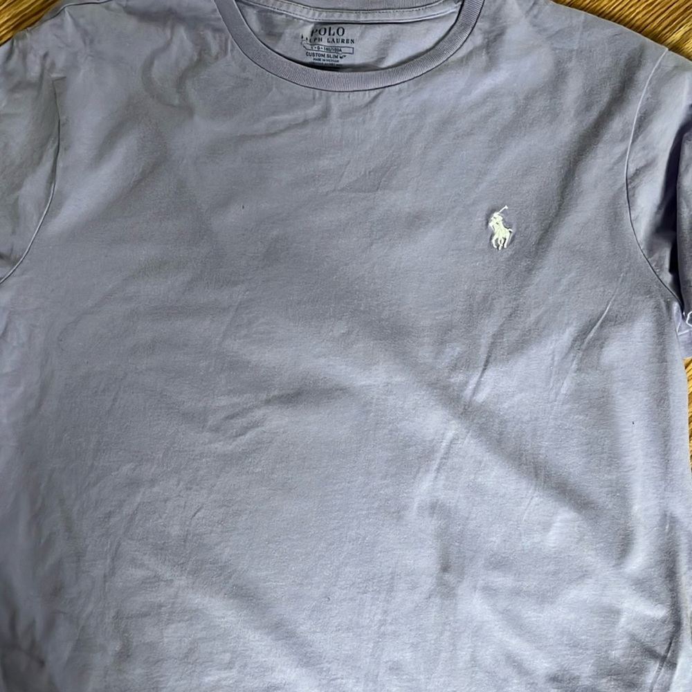 Men’s lavender polo Tshirt size large great condition